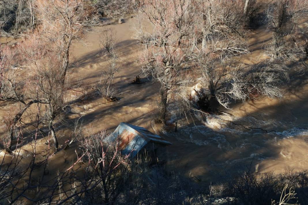 Hadim’de kar suları taşkına dönüştü, Göksu taştı! 1